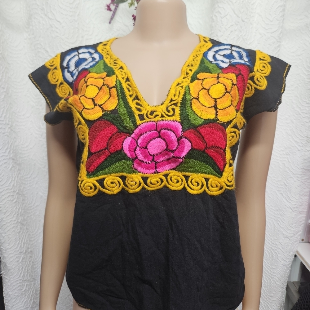 Yellow and Black Boxy Graphic Flutter Sleeve Top